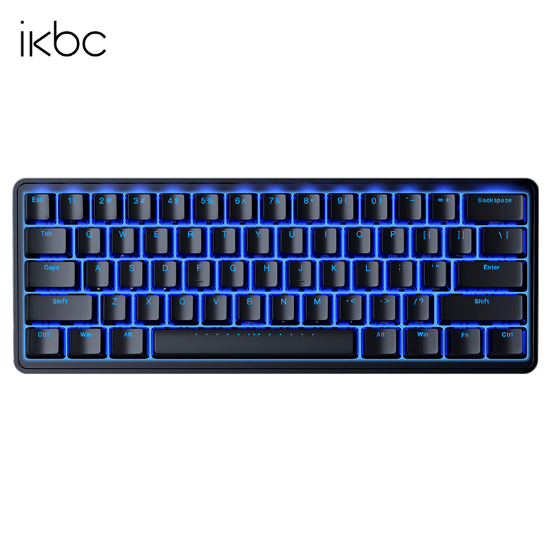 ikbcR300mini和腹灵MK870哪个键盘提供更多的USB端口？在长期使用中，哪个键盘的材料更不容易磨损？